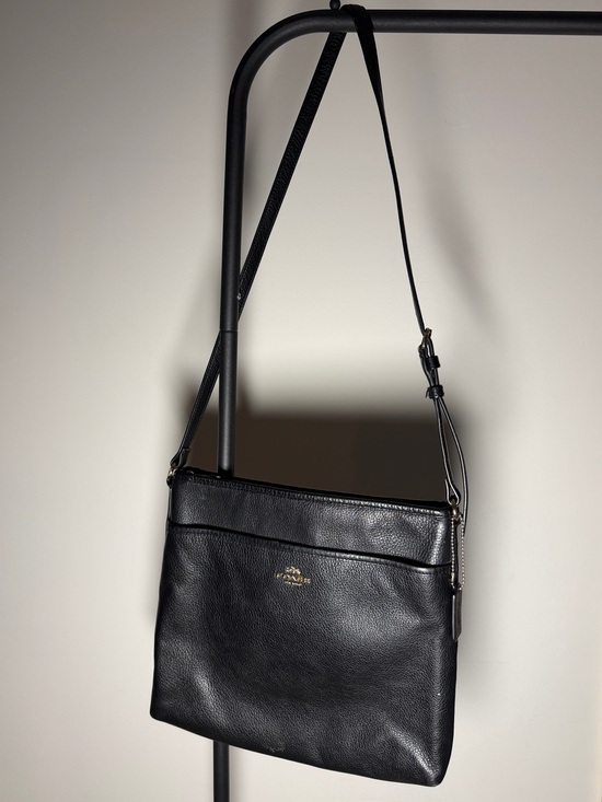 Coach Handbags - Coach New York Pebbled Leather Black Crossbody/Shoulder Bag Authentic